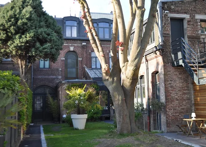 Au Coeur Du Jardin Aparthotel 3*