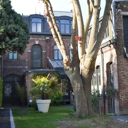 Au Coeur Du Jardin Aparthotel 3*