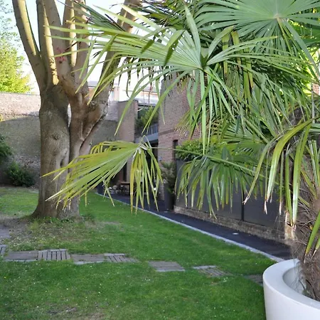 Aparthotel Au Coeur Du Jardin 4*